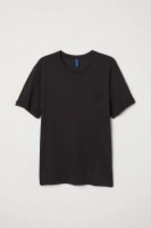  T-shirt avec poche de poitrine 4.99 €