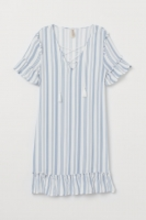  Robe avec laçage 9.99 €