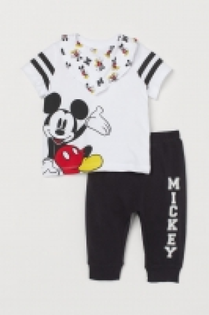  Ensemble 3 pièces en jersey 5.99 €