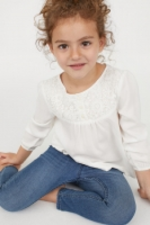  Blouse avec dentelle 6.99 €