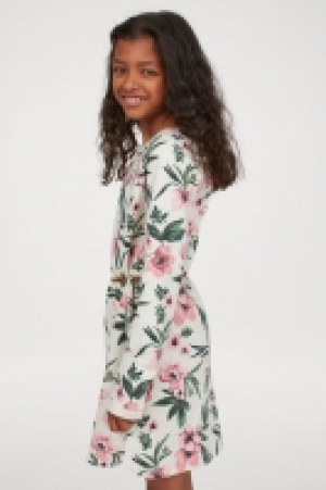 Robe en molleton avec ceinture 8.99 €