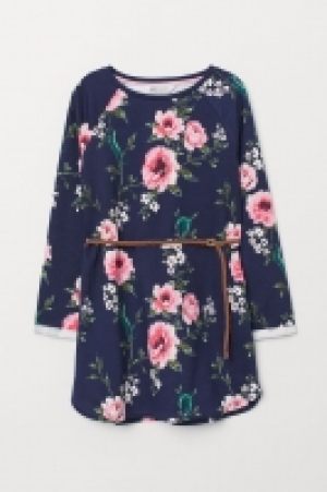  Robe avec ceinture 8.99 €