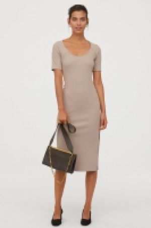  Robe côtelée 18.99 €