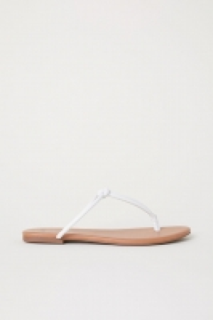  Sandales 3.99 €
