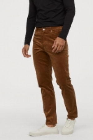  Pantalon en velours côtelé 14.99 €