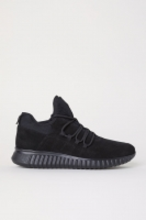  Baskets en suède 29.99 €