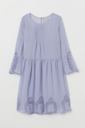 Robe avec dentelle 17.99 €