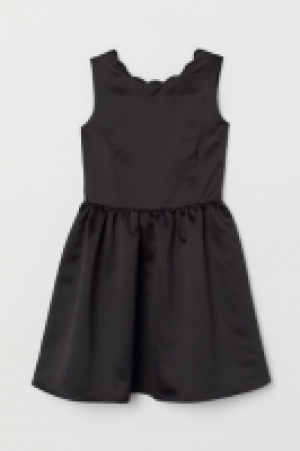  Robe en satin 14.99 €