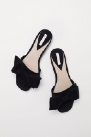 HM   Sandales façon mules en suède