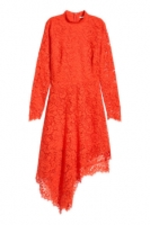 HM   Robe asymétrique en dentelle