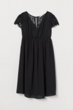 HM   MAMA Robe avec dentelle
