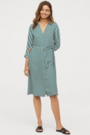  Robe avec ceinture 24.99 €