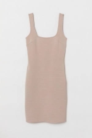  Robe moulante 17.99 €