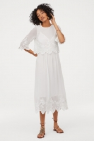  Robe brodée 49.99 €