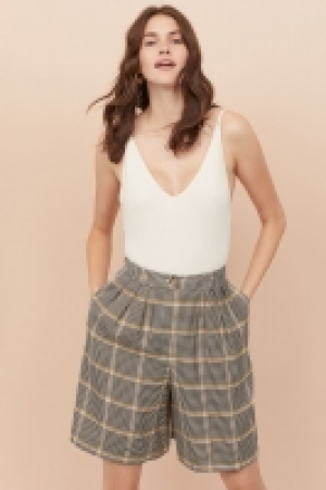  Short ample 24.99 €