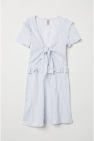  Robe avec liens à nouer 8.99 €