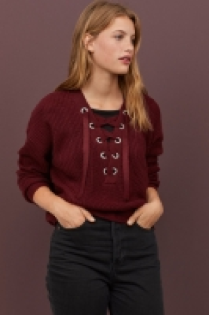  Pull avec laçage 16.99 €
