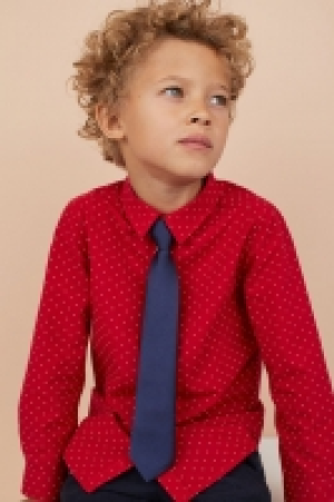  Chemise avec cravate/nud 10.99 €