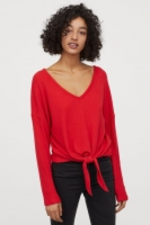  Top côtelé avec détail noué 9.99 €