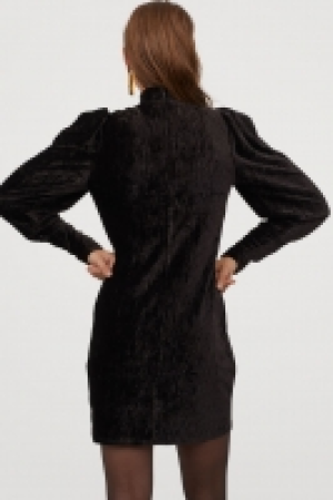  Robe en velours 24.99 €