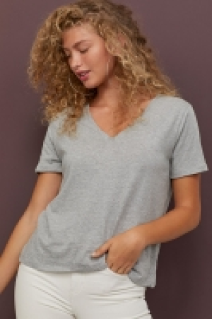  T-shirt à encolure en V 3.99 €