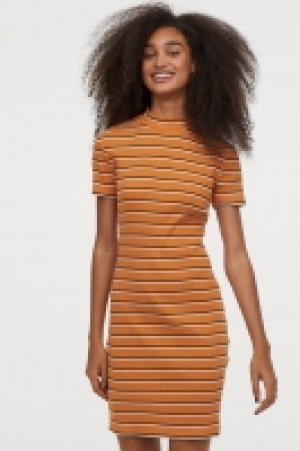  Robe à col semi-montant 7.99 €