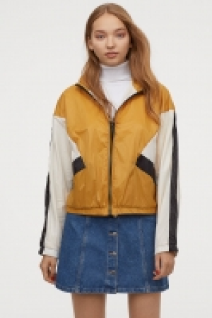  Veste coupe-vent carrée 14.99 €