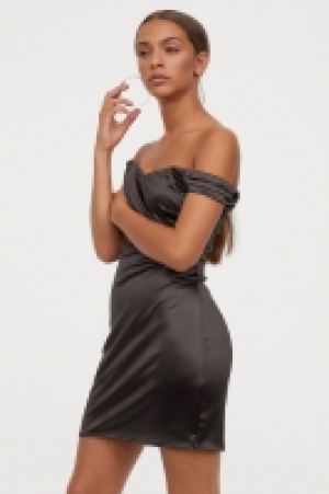  Robe courte avec épaules nues 14.99 €