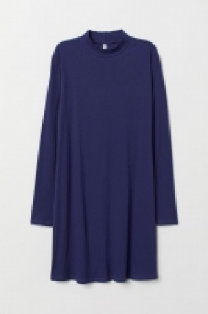  Robe à col semi-montant 8.99 €