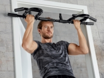 Barre de traction multifonction 16.99 €