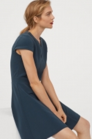  Robe à encolure en V 19.99 €