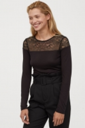  Top en dentelle 5.99 €