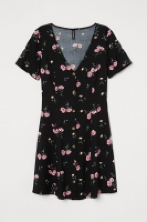  Robe à encolure en V 6.99 €