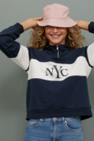  Sweat à col droit 12.99 €