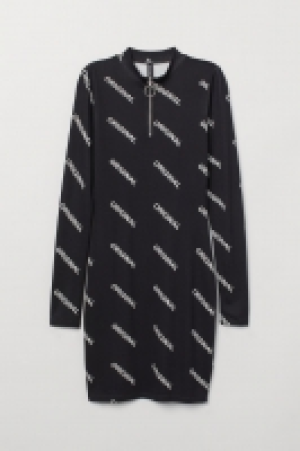  Robe à motif 8.99 €