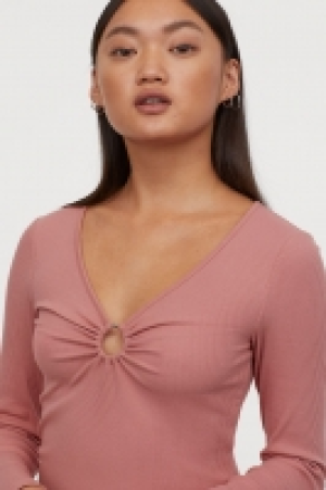  Top à encolure en V 6.99 €