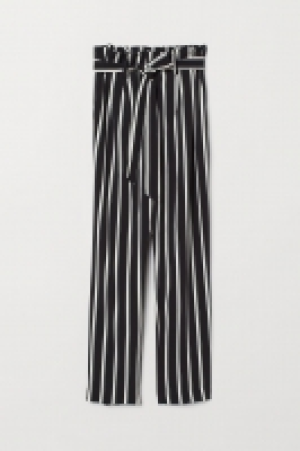  Pantalon paper bag 13.99 €