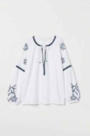  Blouse brodée en coton 11.99 €