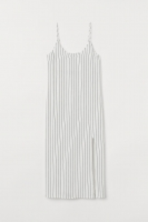  Robe de longueur mi-mollet 8.99 €