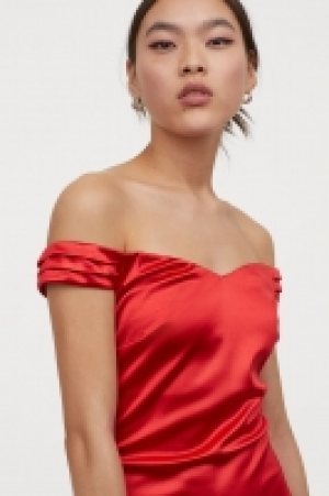  Robe courte avec épaules nues 13.99 €