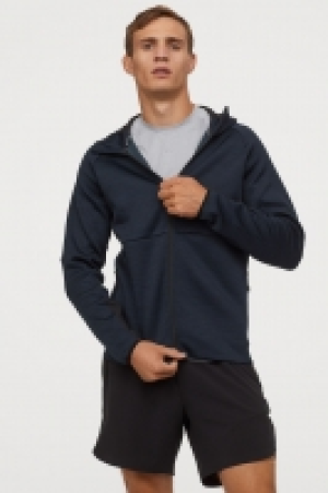  Veste training à capuche 18.99 €