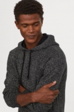  Pull à capuche 16.99 €