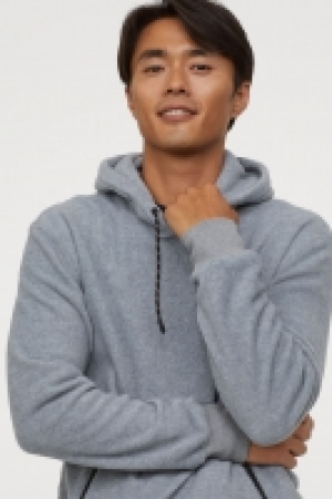  Sweat à capuche en polaire 18.99 €