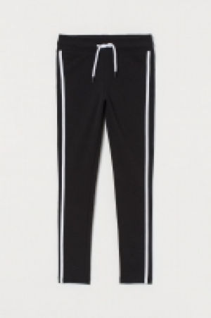  Pantalon jogger à galons 8.99 €