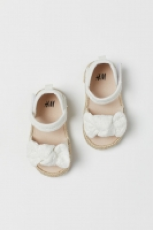  Sandales 8.99 €