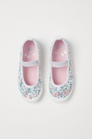  Sandales façon baskets 3.99 €