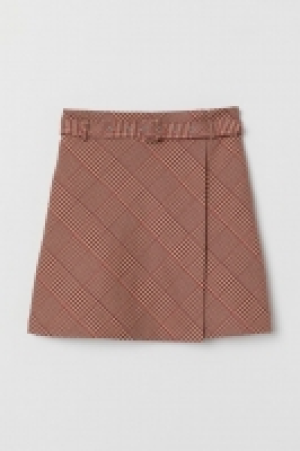  Jupe avec ceinture 18.99 €
