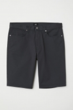  Short en twill 8.99 €