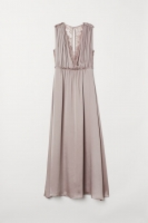  Robe longue en satin 33.99 €
