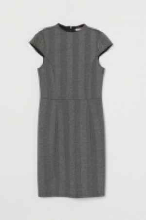  Robe à mancherons 13.99 €